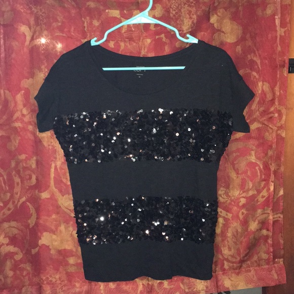 Black tee shirt with sequin stripes - Picture 1 of 2